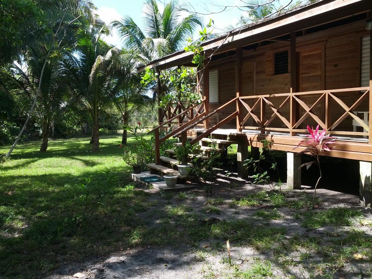 Bermudian Landing Nature Resort חדר תמונה